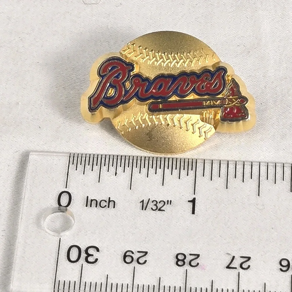 Vtg Atlanta Braves 2001 Spring‎ Training Baseball Pin Tomahawk Pro Specialties
